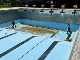 Pool_Cleaning